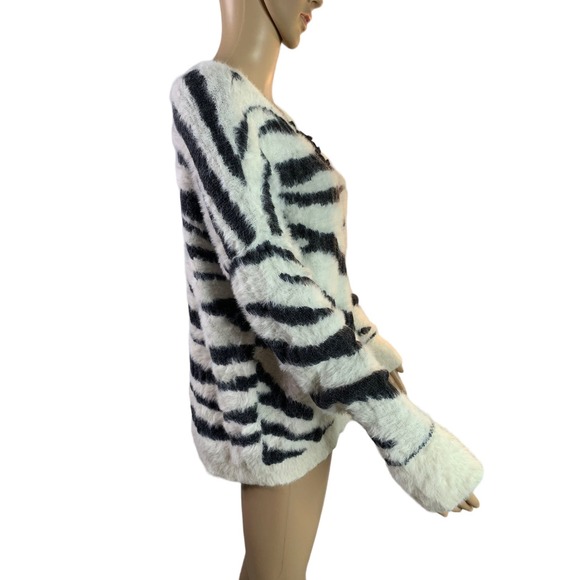 Express Zebra Animal Print Sweater Laced Front Fuzzy Soft Pullover Women's Large - Picture 4 of 10